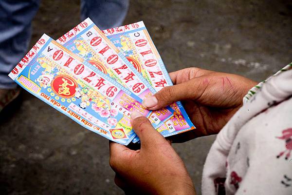越南彩票大揭密 賺錢大招連爺爺都在玩!|TU娛樂城
